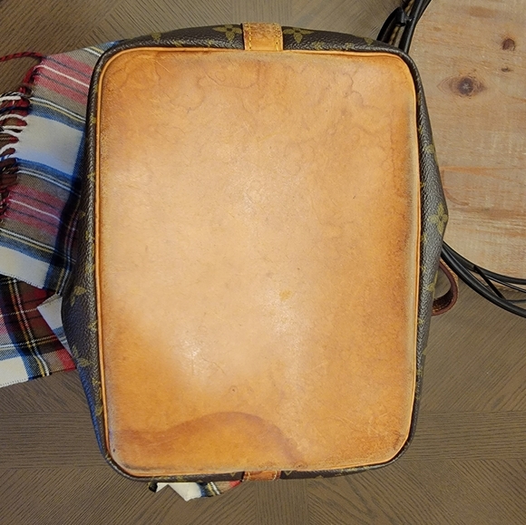 Louis Vuitton Monogram Petit Noe - Picture 11 of 16